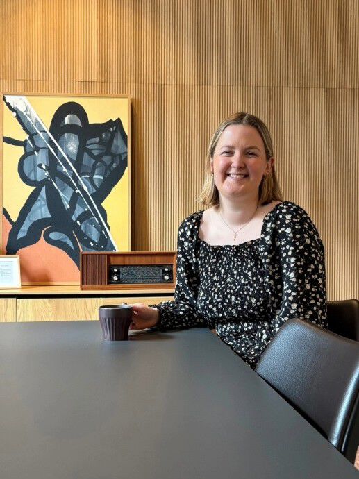 ingeborg inne på møterom